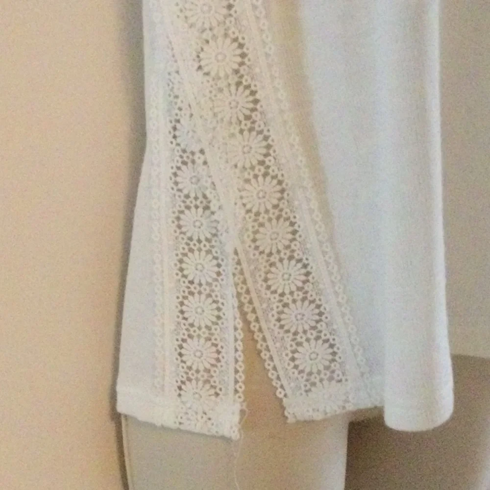 Lace Side Slit Top - Picture 2 of 6